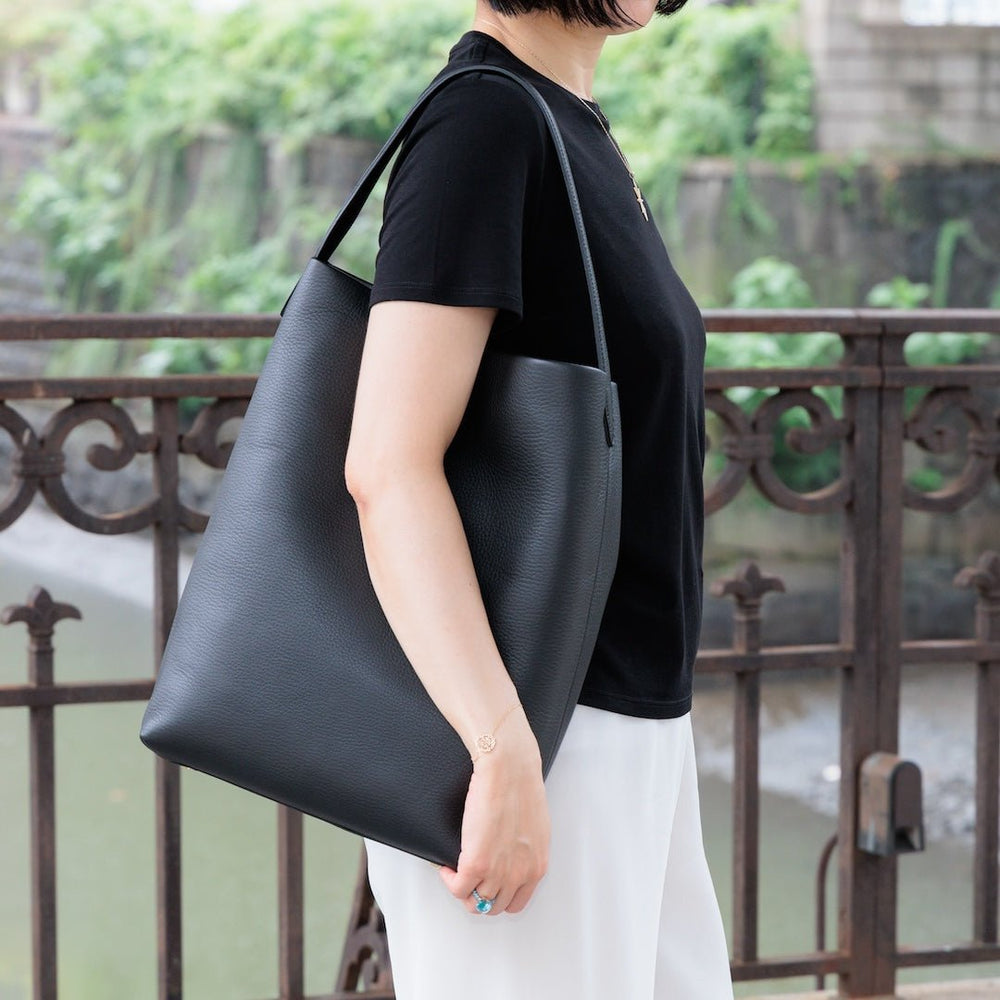 The Soft Bucket [ザ・ソフト・バケット] 日本でつくる、本革なのに