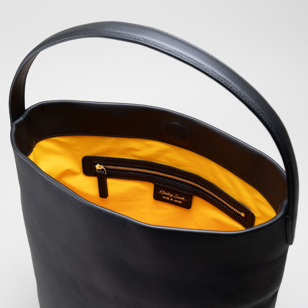 the-soft-bucket-001-kuro-