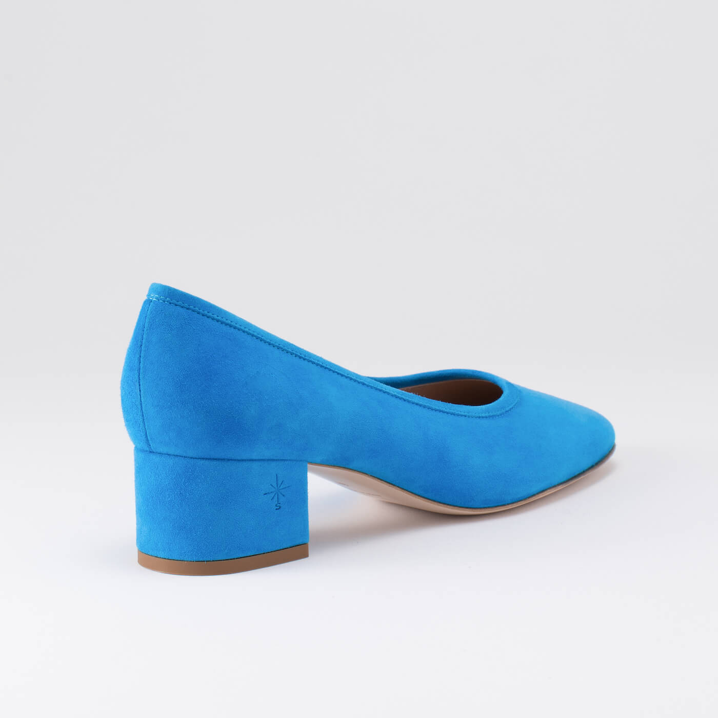 The Soft Pump [ザ・ソフト・パンプ] イタリアでつくる、素足でも痛く